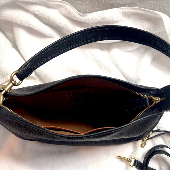 Coach Cary Shoulder bag.  Black with gold hardware - Picture 6 of 14